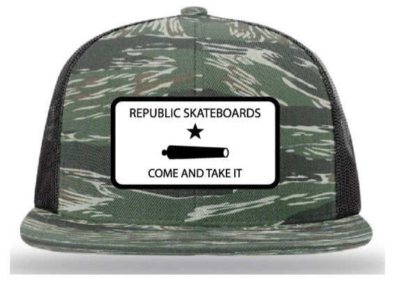 CAMO/BLACK REPUBLIC SNAPBACK